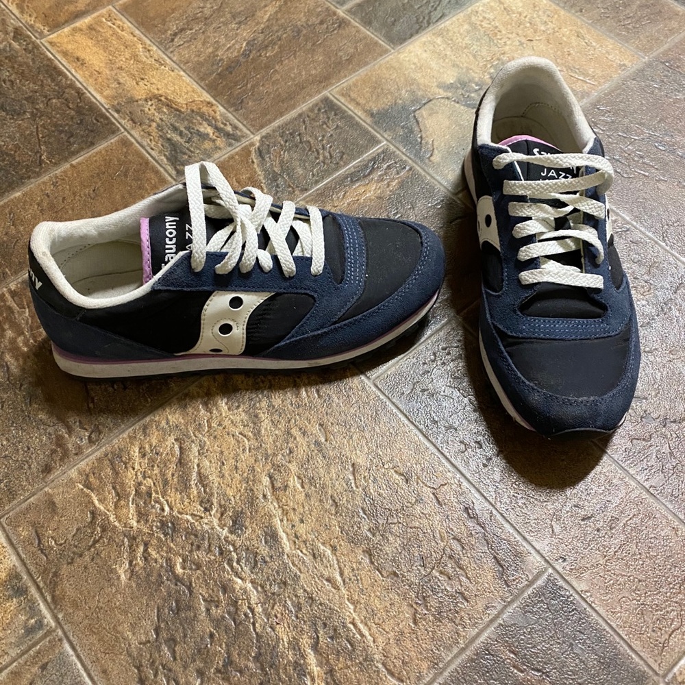Women’s saucony shoes